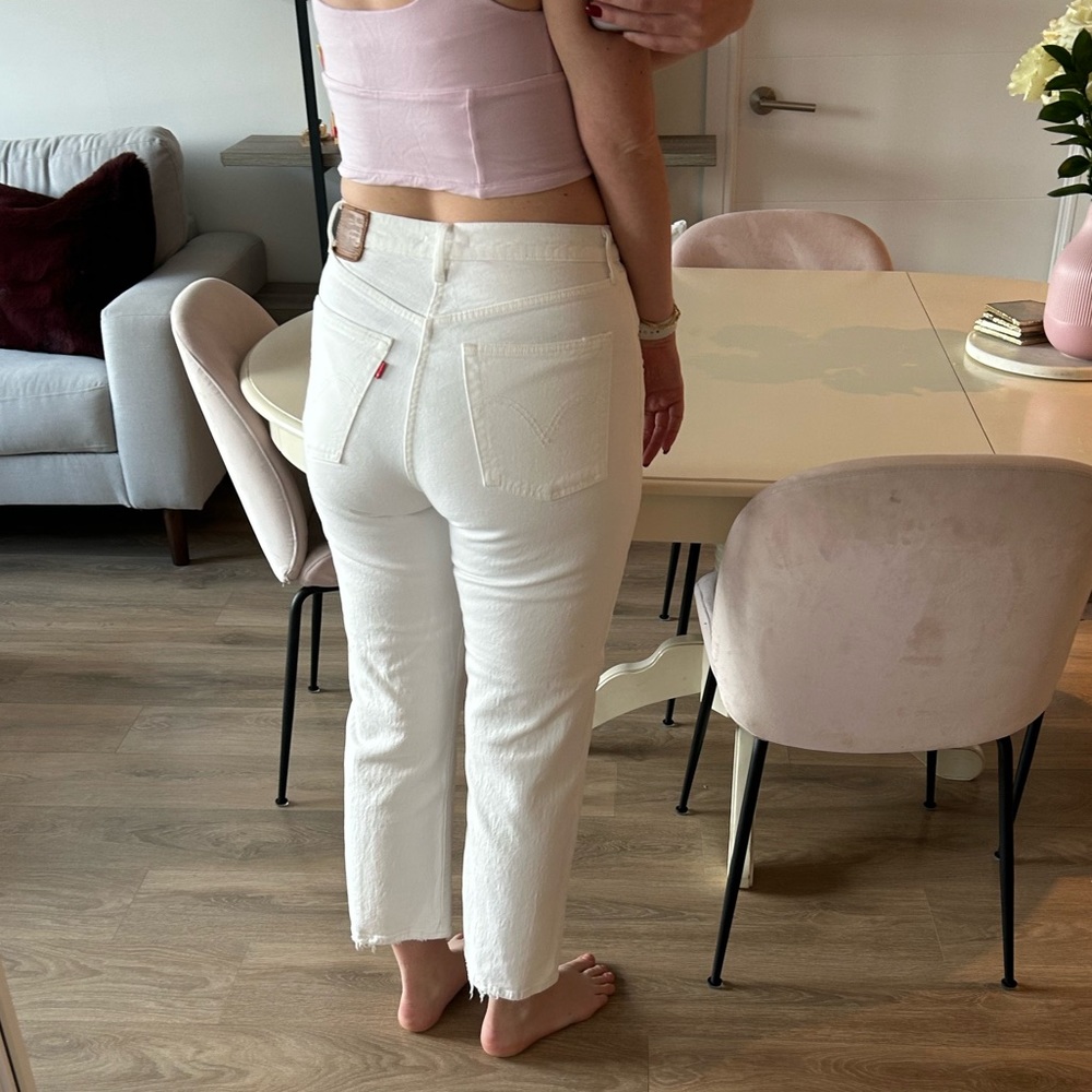 Levi's High Rise Straight Jeans in White - Picture 6 of 8